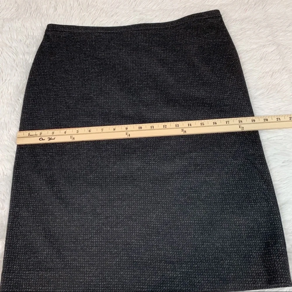 Armani Collezioni plaid 100% wool pencil‎ skirt stretch Made in Italy